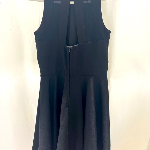 Black dress great for a holiday party size small - Picture 7 of 7